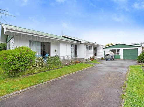 5 Denver Grove, Totara Park