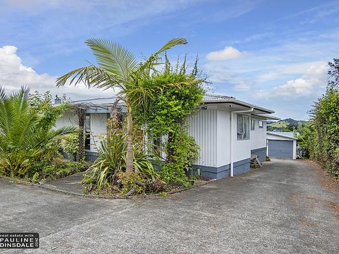 64 Paramount Parade, Tikipunga