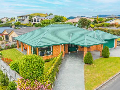 89 Realm Drive, Paraparaumu