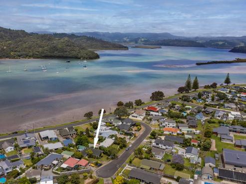 14 Hamilton Crescent, Whitianga