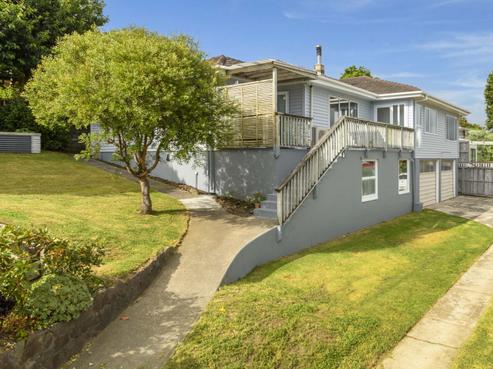 18 Bellevue Road, Brookfield