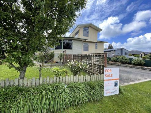 34 Grove Avenue, Weston