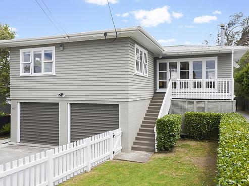 324 Royal Road, Massey