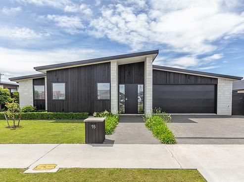 93 Southfield Drive, Lincoln