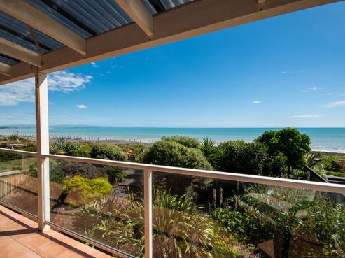 237 Clifton Road, Te Awanga