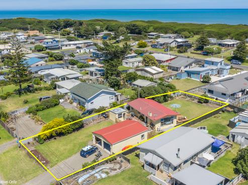 12 Rangitane Street, Himatangi Beach