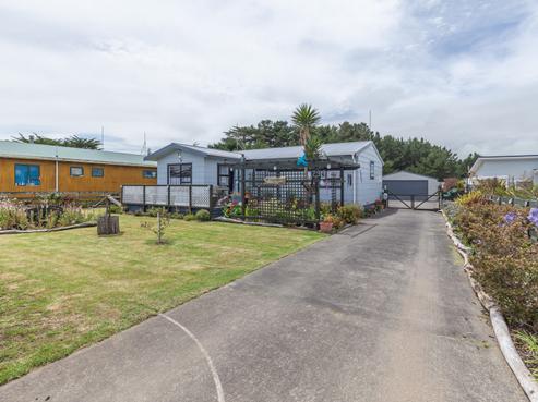 29 Barling Street, Himatangi Beach