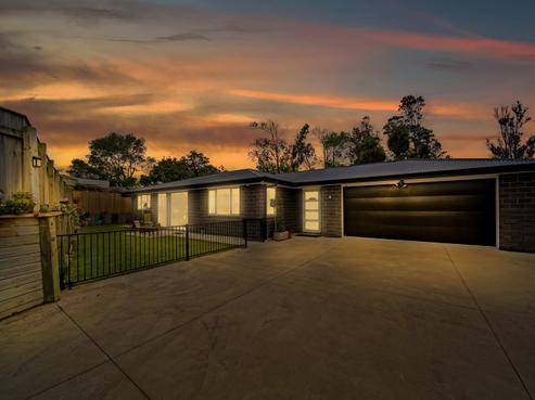 8 Garrett Drive, Whalers Gate