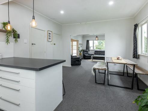 915 Oliphant Road, Raureka