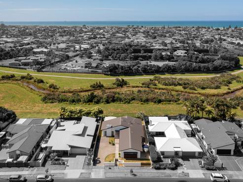 81 Oriental Parade, Papamoa