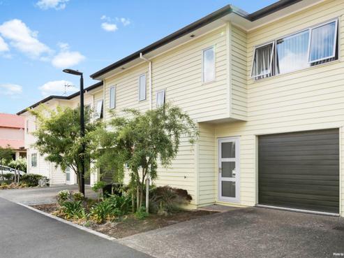 39/11 Ray Small Drive, Papakura
