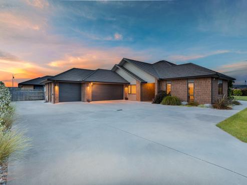 22 Pengover Avenue, Leamington