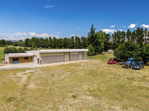 37B Young Lane, Clyde