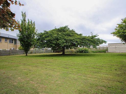 3 Parklane Place, Weston