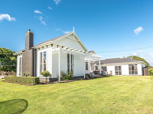 218 Parahaki Road, Waverley