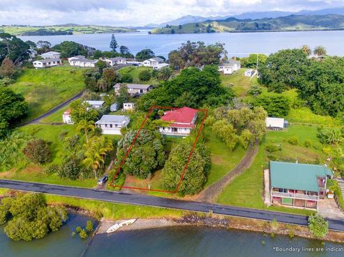 15 Clendon Esplanade, Rawene