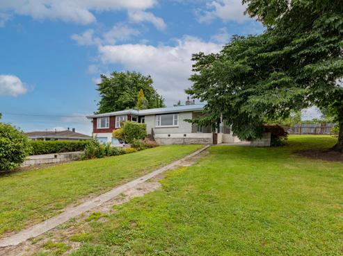 12 Domain Road, Waipawa