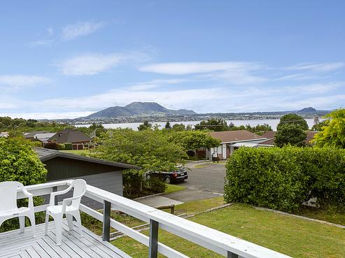 9 Kinder Street, Acacia Bay