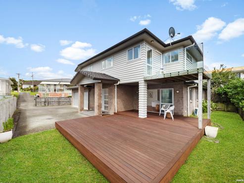 2A Lyndhurst Road, Te Atatu South
