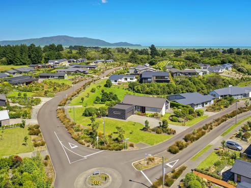 2 Te Heke Place, Waikanae