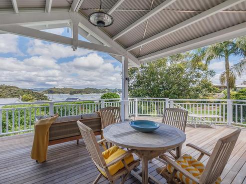 15 Deeming Road, Russell