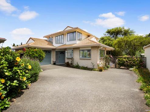 2/212 Centreway Road, Orewa