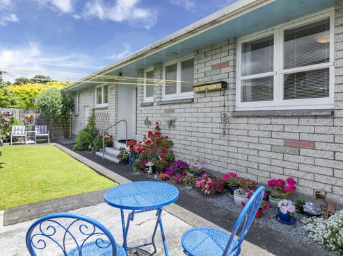 2/135 Epuni Street, Epuni