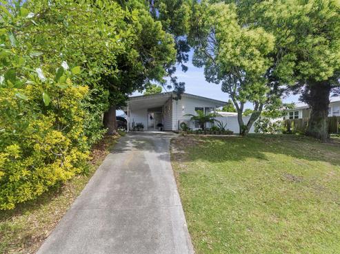 64 Tiroroa Avenue, Te Atatu South
