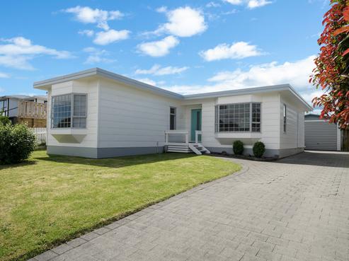 36 Gray Avenue, Paraparaumu Beach