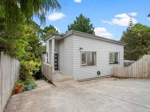27F Rehia Road, Massey