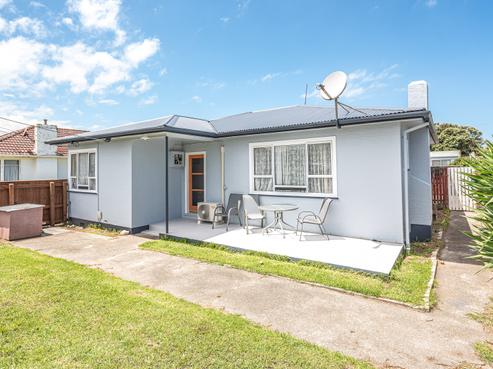 8 Taupata Street, Castlecliff