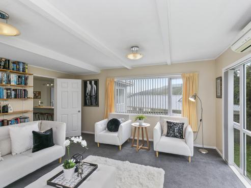 6 John Witton Drive, Crofton Downs