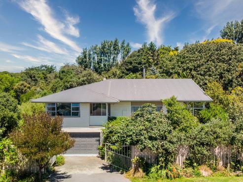 72 Pacific Drive, Southbridge