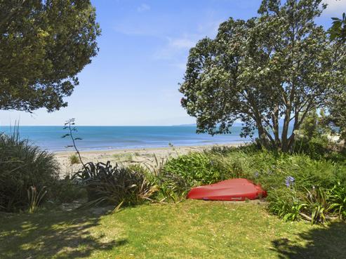 68 Bishop Road, Parapara