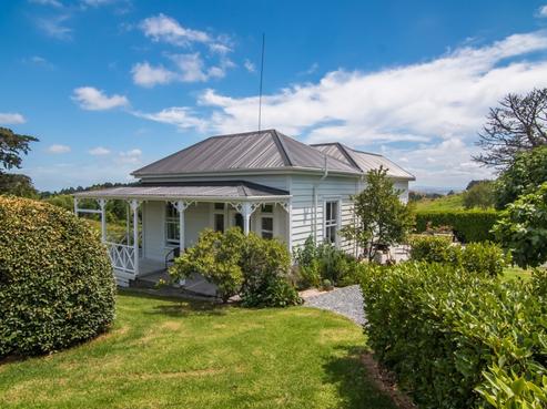 451 Pah Hill Road, Wharehine