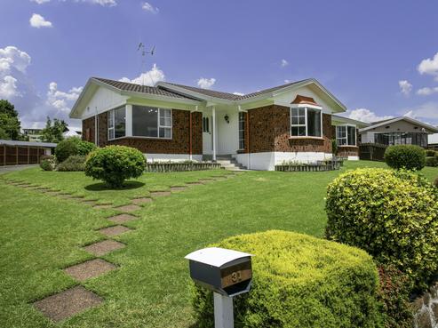 31 Sheridan Crescent, Leamington