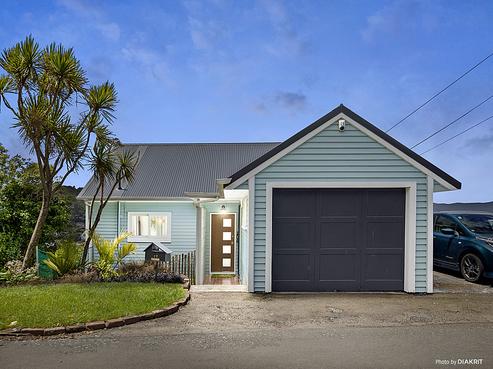 17 Espin Crescent, Karori