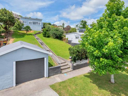15 Awaroa Road, Helensville