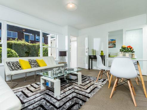 2/765 Beach Road, Browns Bay