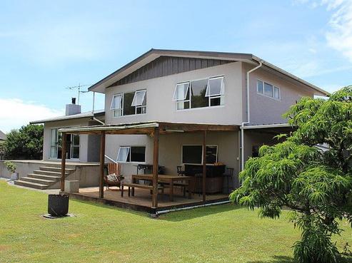 15 Feary Crescent, Takaka