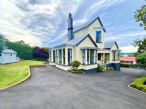114 Highgate, Roslyn