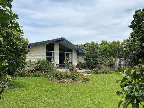 2 Sunbelt Crescent, Takaka