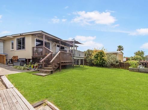157 Kingswood Road, Brookfield