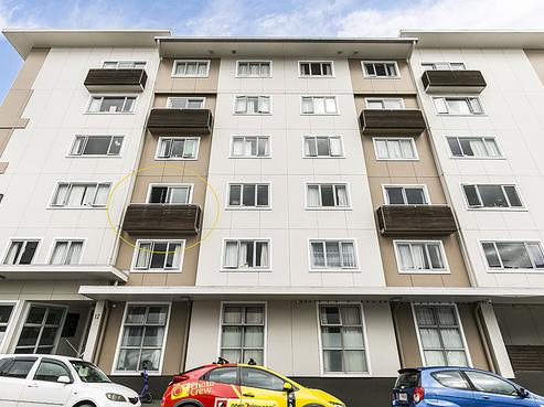 301/12 Martin Square, Te Aro