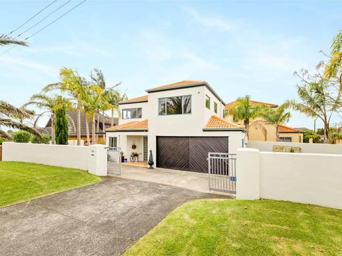 122 Beach Road, Te Atatu Peninsula