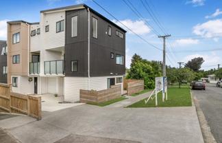 1/8 Knight Avenue, Mount Albert