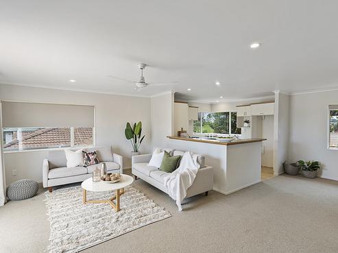 8A Margaret Henry Crescent, Oteha