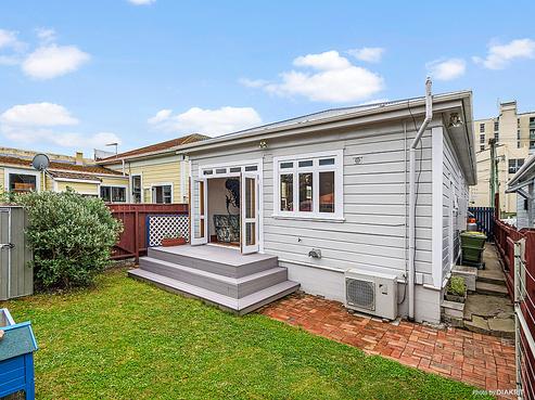 556 Adelaide Road, Berhampore