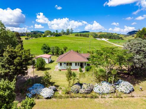 330 Valley Road, Kaiwaka
