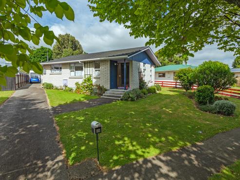 25 Stillwater Place, Westbrook